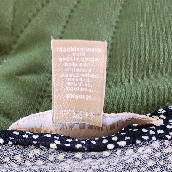 Banana Republic Blue Polka Dot V-Neck Sleeveless Stretchy Peplum Top size L - Picture 6 of 6